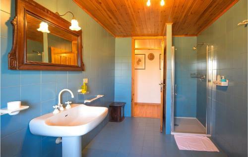 Amazing Home In Boara Pisani With 6 Bedrooms