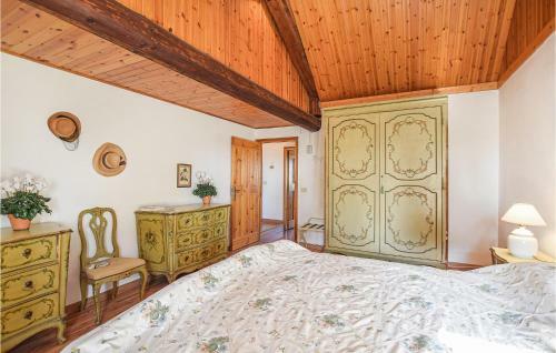 Amazing Home In Boara Pisani With 6 Bedrooms
