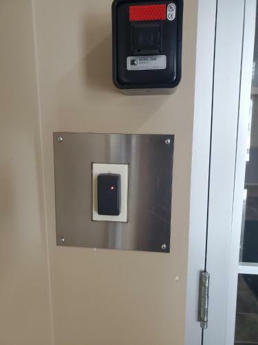 Apartamento 2 Beds / 1 Bath By Costco, Boston Pizza