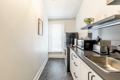 Apartamento Upscale 1br Boutique Apt With Netflix - Prime Downtown Location!