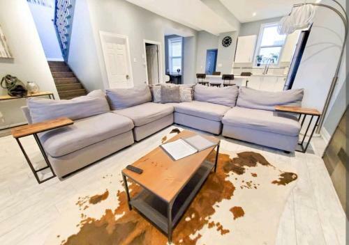 Villa Modern Cali-style 4 Bdrm House