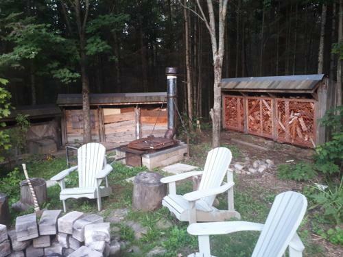 Villa Secluded Charming Cottage 2 Minutes From Lake