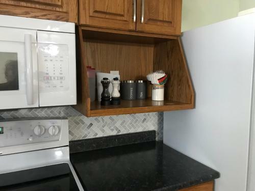 Villa Secluded Charming Cottage 2 Minutes From Lake
