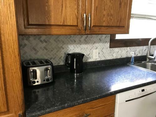Villa Secluded Charming Cottage 2 Minutes From Lake