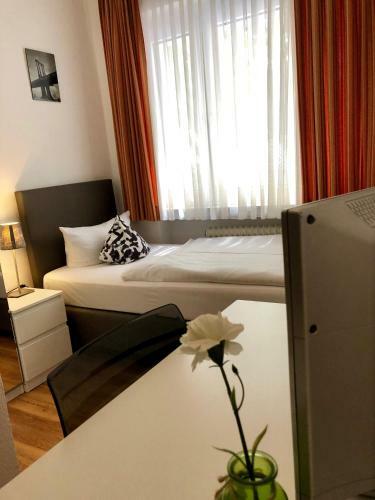 Hostal Hotel P�tz Garni
