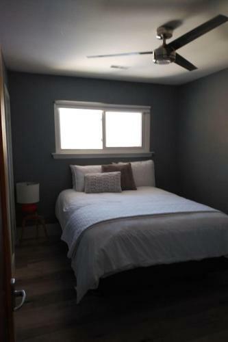The Green Space - 2br Mcm Inspired Apartment