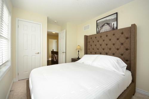 Townhome Collection By Royal Stays - Milton On