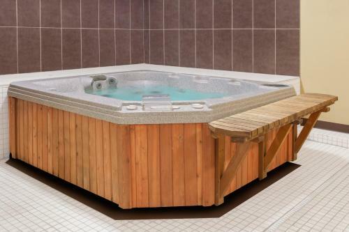 Hotel Econolodge Inn And Suites