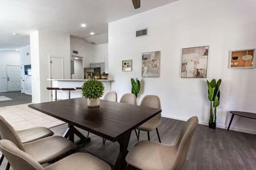Mountain View 4b2b Ranch Home In Oro Valley