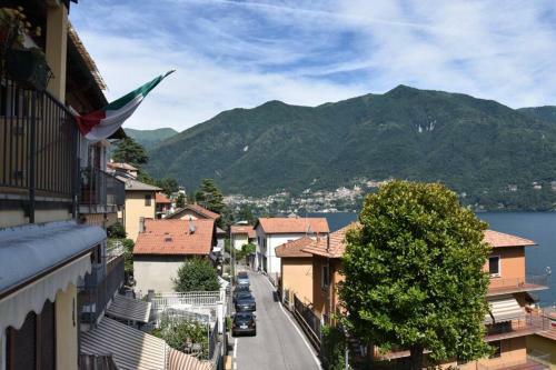 La Resilienza, Apartment With View, Carate Urio