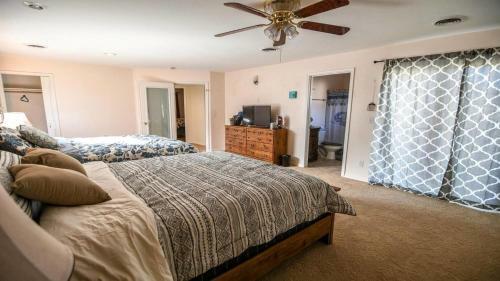 Hoodoo House - 4-bedroom Near Lake Powell