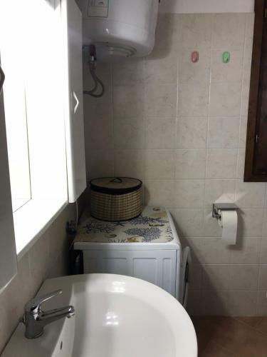 Casa Di Maia, Piscina, Posto Auto E Giardino