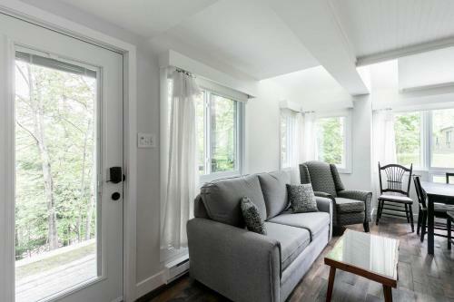 One Minute Walk From Mont-tremblant Village