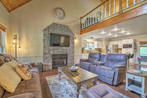 Updated Cabin On White River By Boat Landing!