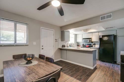 Remodeled Tempe Home In Prime Location