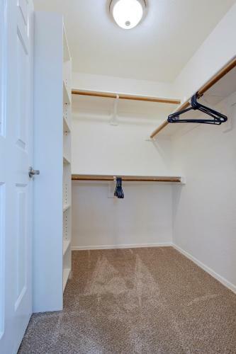 Dennis - Centrally Located 3br With Game Room