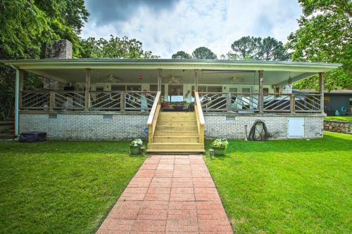 Waterfront Home With Dock 6 Mi To Hot Springs!