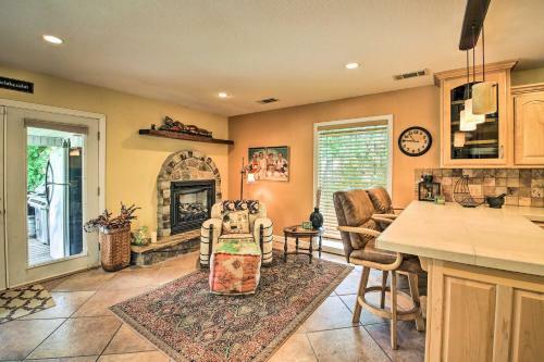 Waterfront Home With Dock 6 Mi To Hot Springs!