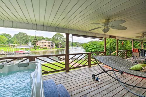 Waterfront Home With Dock 6 Mi To Hot Springs!