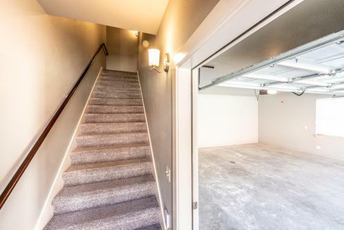 Apartamento Home Away From Home! Self Check-in & Free Parking!