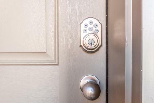Apartamento Home Away From Home! Self Check-in & Free Parking!
