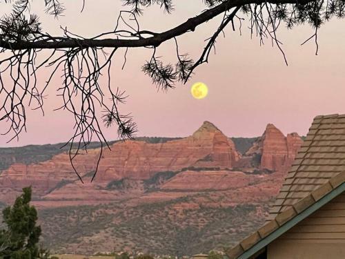 Mysedonaspirit - Fantastic Views Great Location