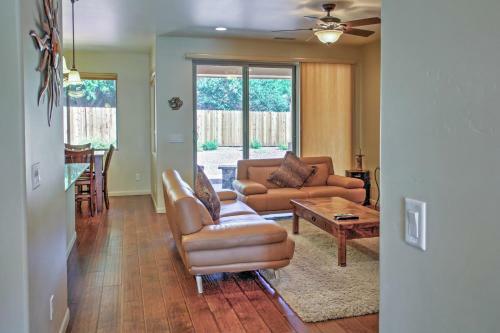 Relaxing Oak Creek Oasis With Patio And Red Rock Views!
