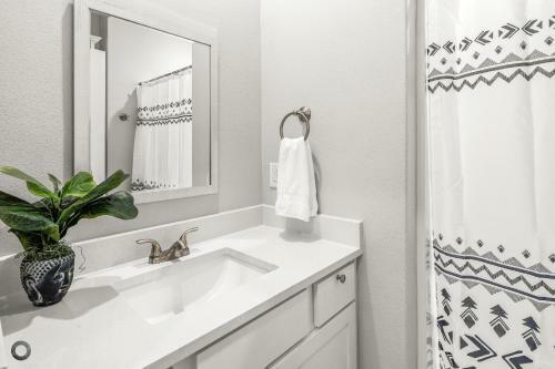 Bright Amp Modern Family Retreat 5 Location 2br