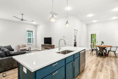 Bright Amp Modern Family Retreat 5 Location 2br