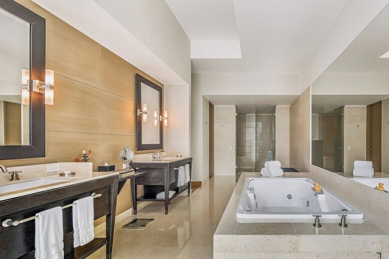 Hotel Live Aqua Mexico City