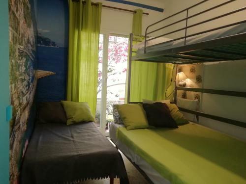 Hostal Can Pau Guesthouse
