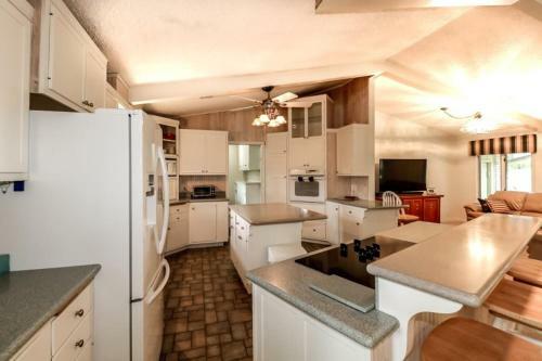 05244 - 44 Pego Circle