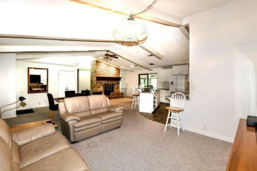 05244 - 44 Pego Circle