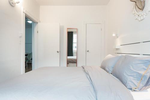 Apartments Near Montreal Olympic Park