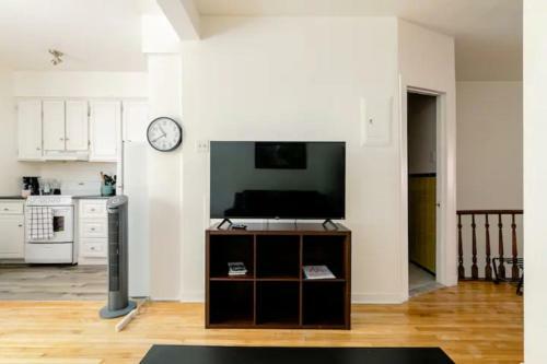 Apartamento Le Milton Place, Open Concept, Natural Sunlight, Backyard