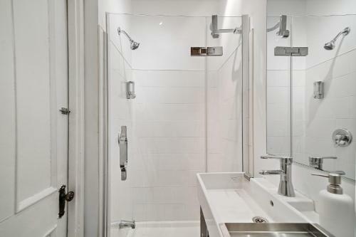 Old Port Montreal Apartments By Restavio