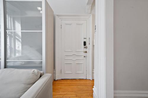 Old Port Montreal Apartments By Restavio