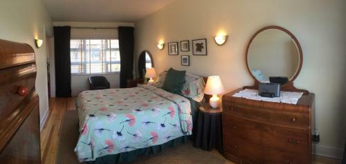Hostal L'adresse Botanique - 3 Rooms, Up To 6 Guests