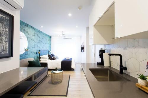 Apartamento Studio Palms Steps From Jeantalon Market Full Bath By Den Stays
