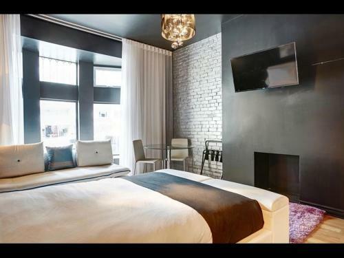Golden District Mcgill Downtown Stays Studios Design - Le Drummond