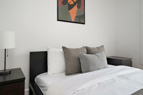 Frontenac Apartments By Restavio