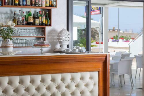 Li Pali Hotel & Restaurant