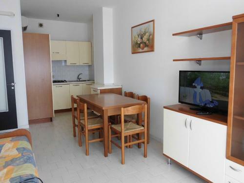 Beautiful Apartment For 6 People-swimming Pool-ac
