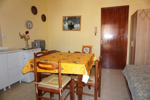 Nice Studio Apartment In A Great Location Near The Beach