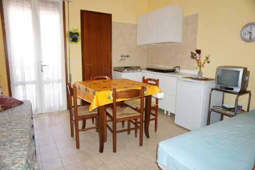 Nice Studio Apartment In A Great Location Near The Beach