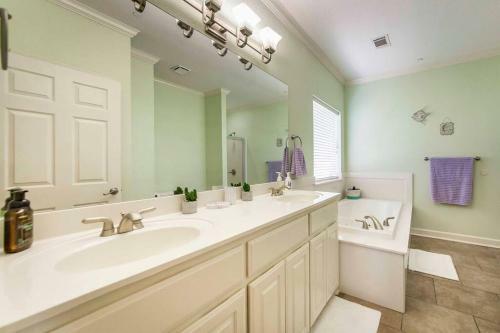 Apartamento Unique, Lakefront Corner Condo With 2 En Suite Brs
