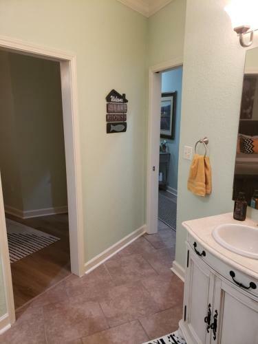 Apartamento Unique, Lakefront Corner Condo With 2 En Suite Brs