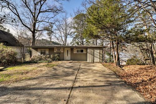 Riverfront Retreat With Game Room, Large Deck And Grill
