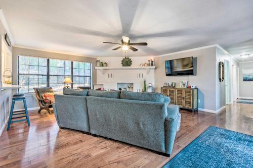 Waterfront Hot Springs Gem Patio And Game Room
