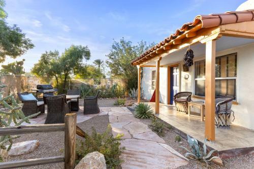 Classy 1940's Midtown Tucson Casita